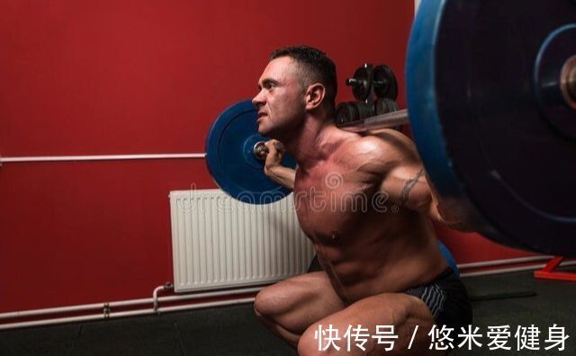 柔韧性|杠铃深蹲和器械腿举,哪个动作练腿效果更好呢?