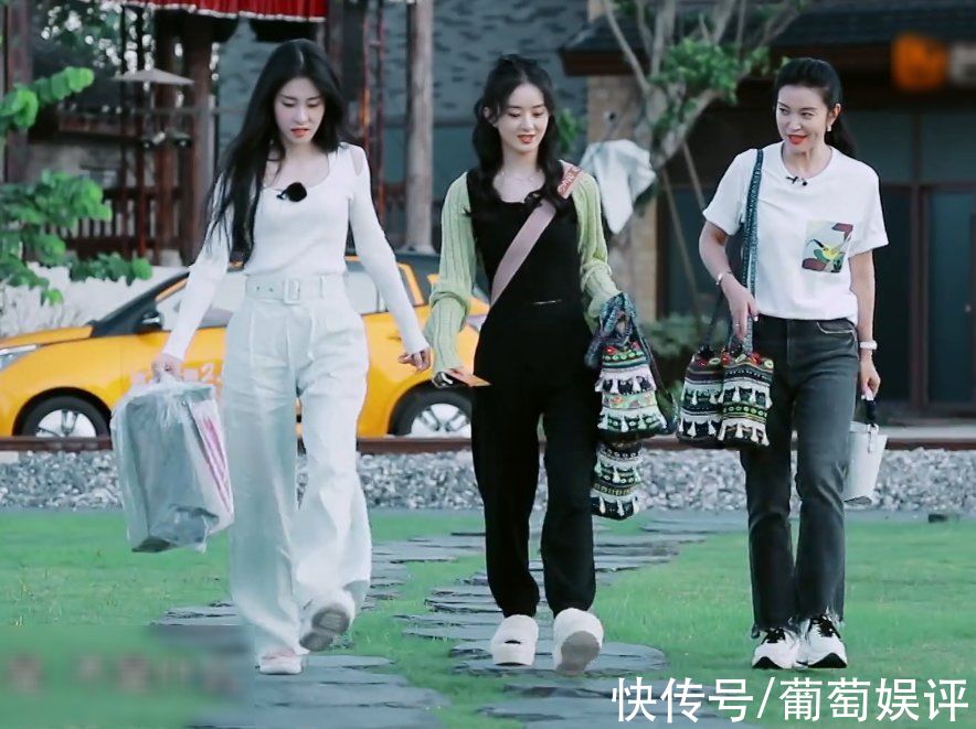 趙麗穎|趙麗穎回歸《中餐廳5》，黃曉明反應(yīng)太搶鏡，兩人關(guān)系如何很顯然