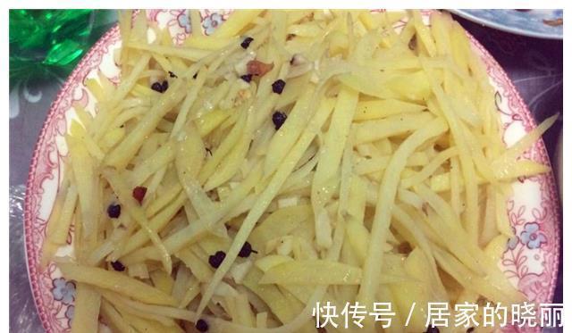 婆婆进城给我送蚕豆，我特意下厨做一桌菜招待，饭后忍不住掉眼泪