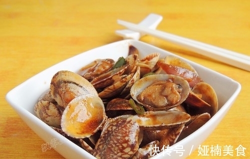酱香|白灼的蛤蜊吃腻了？换个做法，酱香浓郁，回味无穷，鲜掉眉毛