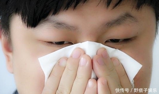 干咳|咳嗽时,干咳和有痰哪个更严重这种咳嗽别当成小感冒