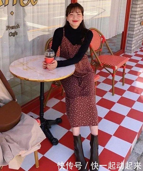 今年终于不流行露脖子了!“烟管领+大衣”才是真洋气!