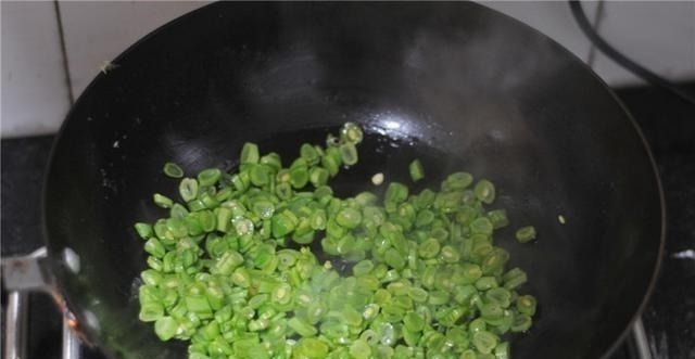 女人|吃了几十年才知道,它是“天然叶酸”,2块钱一大把,女人要多吃