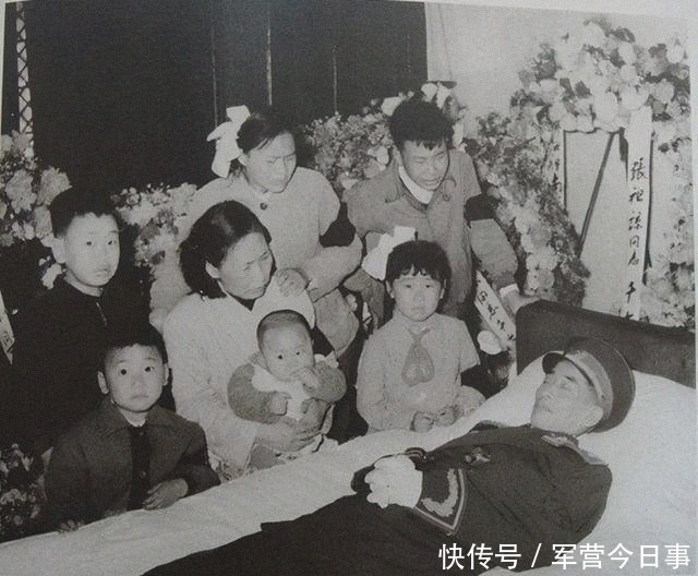 司令员|许世友当南京军区司令员期间,参谋长换了五位,他们都是什么军衔