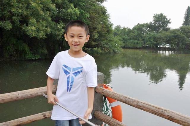 孩子骨骺线闭合前，身体会发出3个“信号”，抓住时机再长几厘米