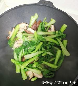 家常素菜菜谱，减脂必备，香菇炒青菜，简单美味营养，适合夏天