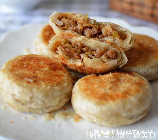 家人爱吃的酥饼，教你如此做，咬一口酥掉渣，喷香营养，总吃不够