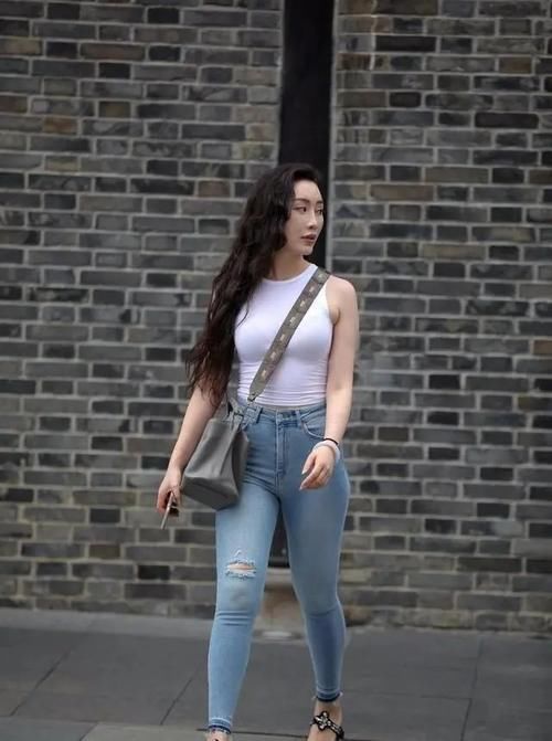 穿搭|时尚朝气的打底裤穿搭减龄显气质，带来如梦如幻的气质，减龄美丽