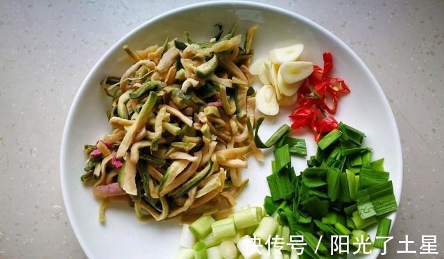 腊肉|8月吃什么这道家常菜占有一席之地,下酒下饭!