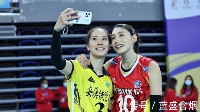 副攻|换上黄色裙子,郑益昕秀色可餐,中国女排美女副攻之争不敌王媛媛!