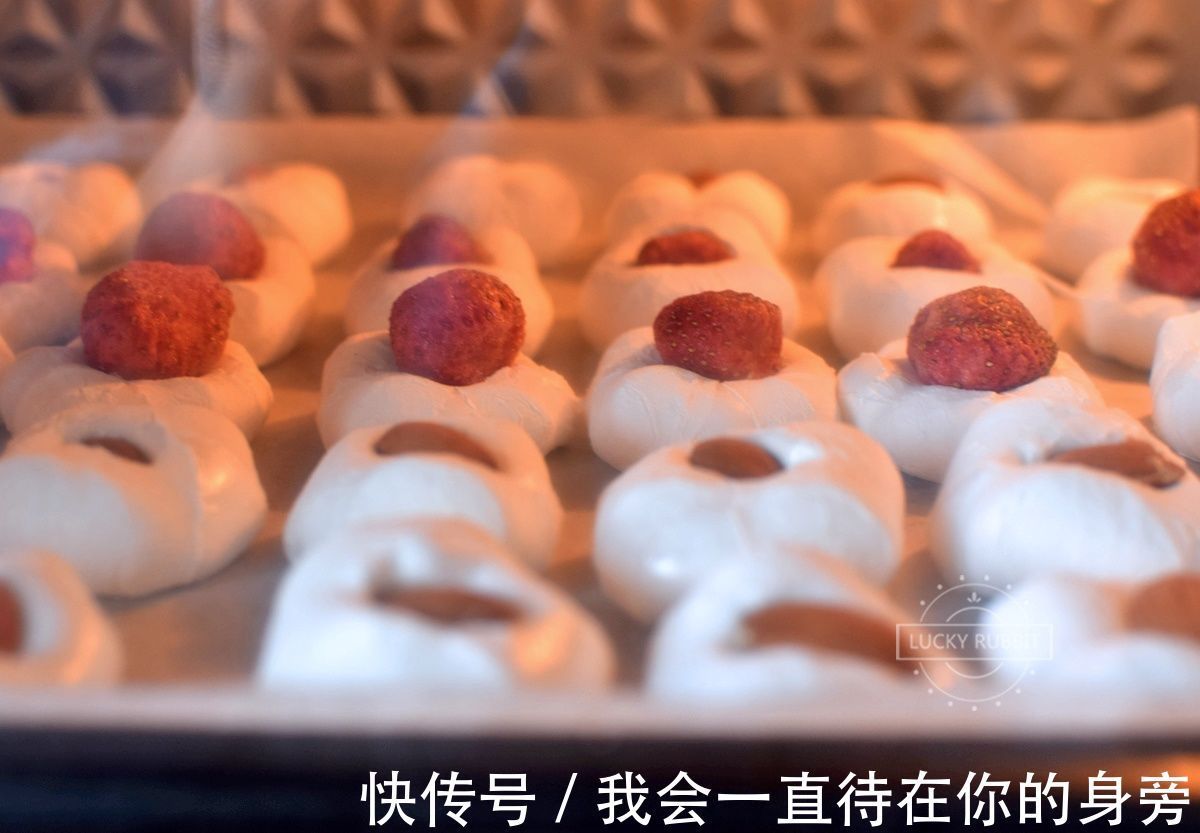 烤箱|试做网红饼干,只需两种材料,又甜又脆,好吃到停不下来