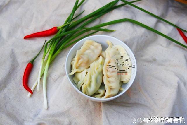 冬天这菜要多吃,钙是鸡蛋的9倍,却只要5毛一斤,包成饺子特香