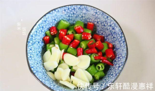 好吃|七月底,别忘了吃它,2块钱就能炒一盘,营养丰富开胃好吃