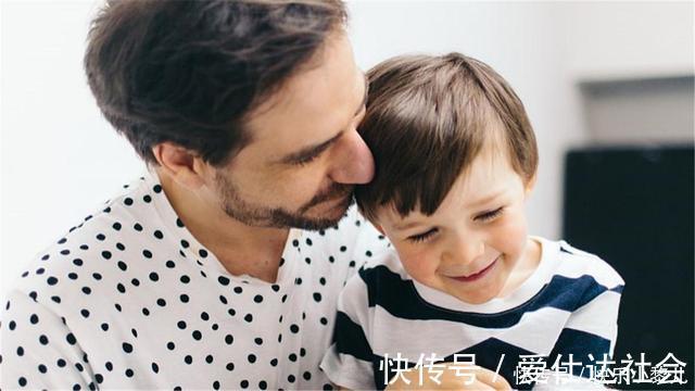 仪式感|爸爸第一次去幼儿园接娃,老师一脸警惕,爸爸:我真是他爸