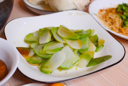 蟹姐|70多岁老妈做的周末早餐,满满摆了一桌,网友:真是亲妈