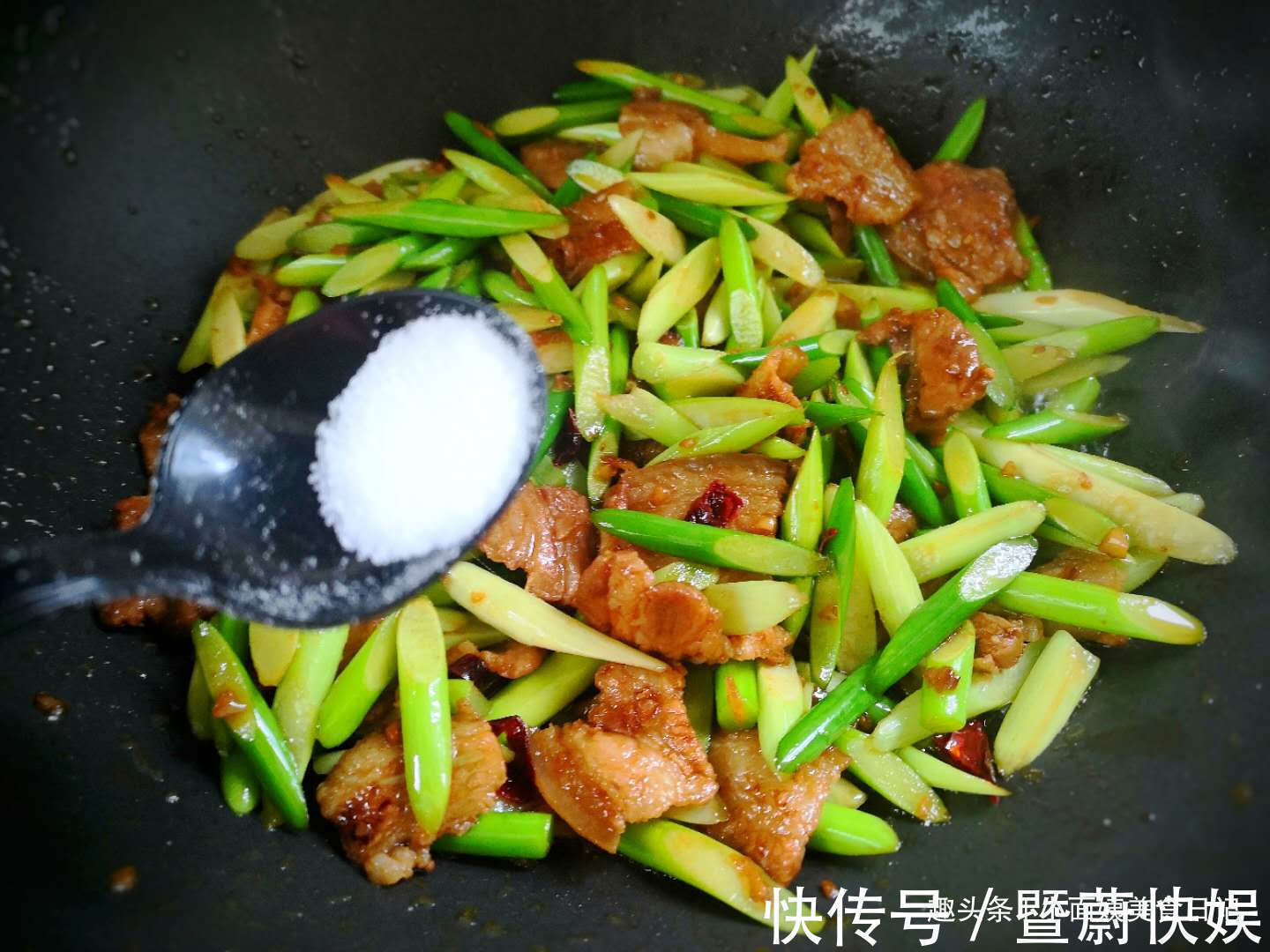 春天|它是“天然的杀菌菜”，春天最鲜嫩，5块钱一斤，人人都要多吃！