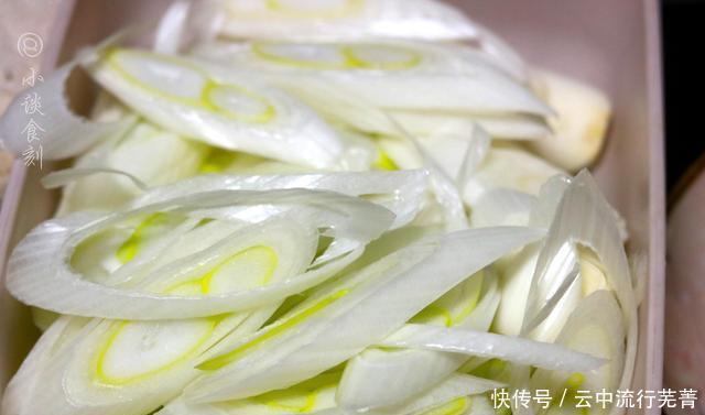 一大|这菜以前一买一大捆,今年只舍得一根根买,2块钱一根虽贵但好吃