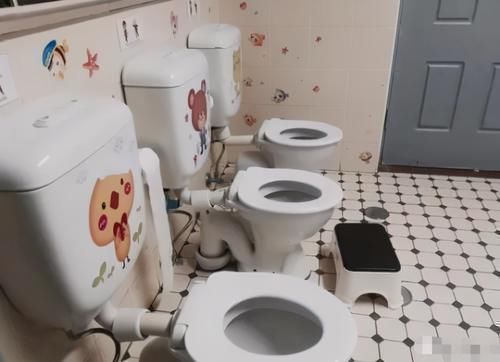 宝妈|幼儿园的厕所照片被老师误发到家长群,宝妈看后不淡定:给个说法
