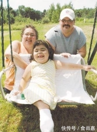 缅因州|被称为“美人鱼女孩”:一生活在闪光灯下,从未停下摇摆“尾巴”