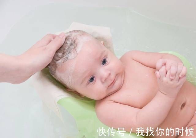 长乳痂|别乱动小宝宝的乳痂，宝宝的这个部位再脏也不要抠！忍住！