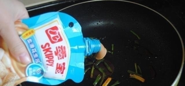 教你面条的新吃法,比煮着吃好吃一百倍,做法简单,5分钟早餐!