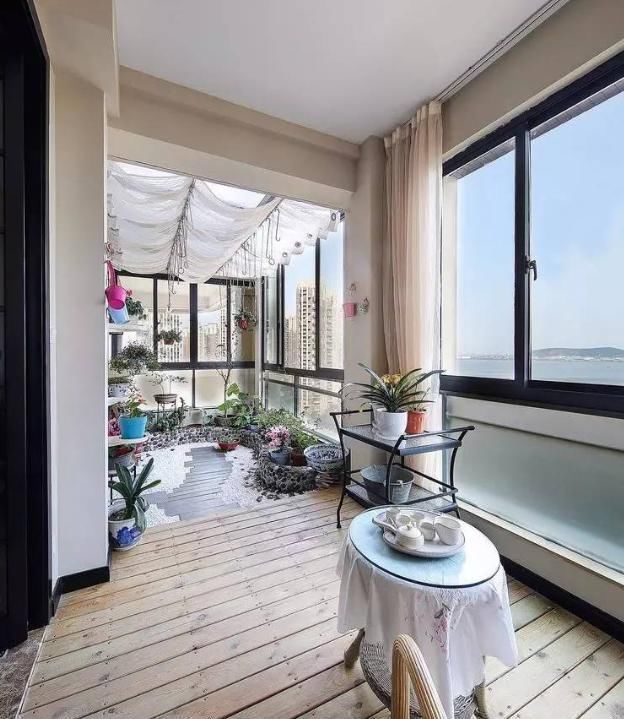 洗衣机|同样是阳台,这样装修不仅实用还漂亮,别再把阳台变“晾晒台”了