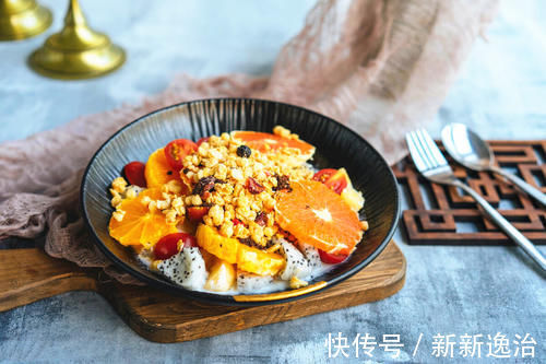 水果沙拉|这4种常吃的素食,看似没油脂,却是脂肪的加油站,很多人都爱吃