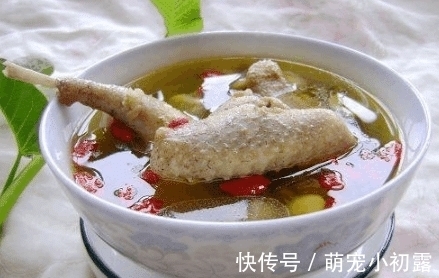 秋天多喝鸽子汤,做法简单,只需记住这几点,做出来鲜香又滋补!