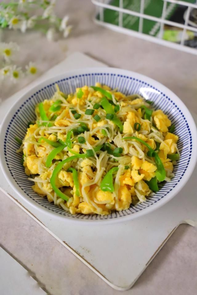 鸡蛋|天凉了这菜多给孩子吃，和鸡蛋一起炒，营养益智又美味，做法简单