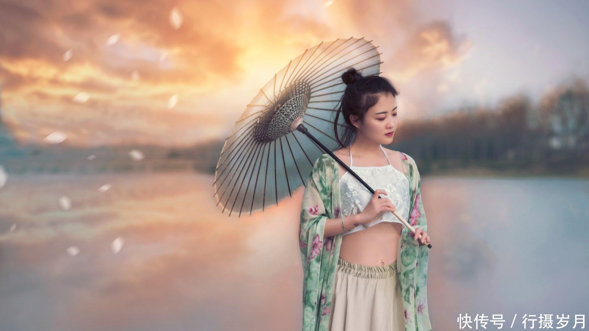 相约|眼前，又浮现了你，在明媚的春光下，更显得娇羞而妖娆