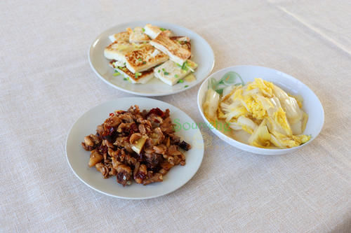 喜欢|儿子读高三,陪读妈妈做的午餐,三菜一汤,简单营养,孩子特喜欢