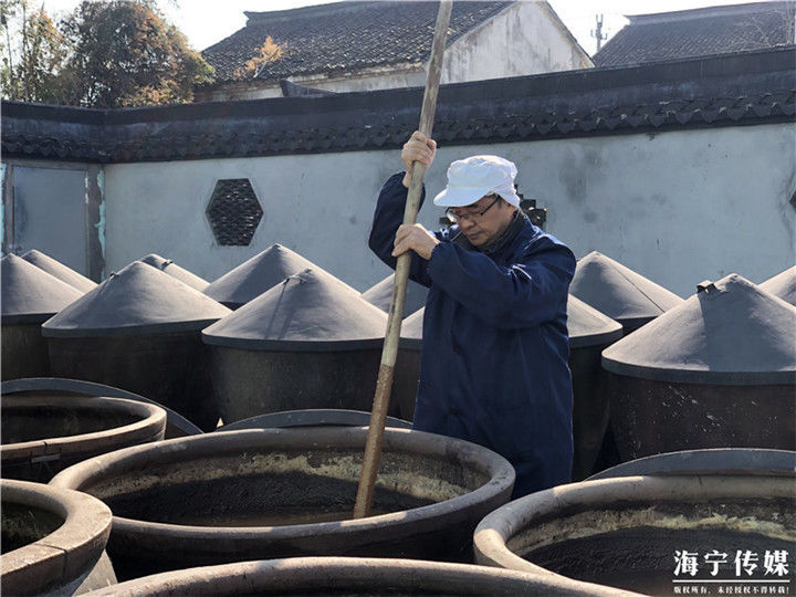  豆瓣酱|入选嘉兴非遗传承人 海宁男子制酱三十余年 打造传承基地