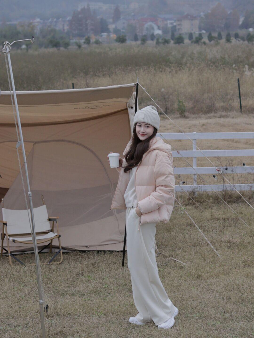 大长腿|冬季别当“反季节战士”,羽绒服必不可少,保暖又时尚