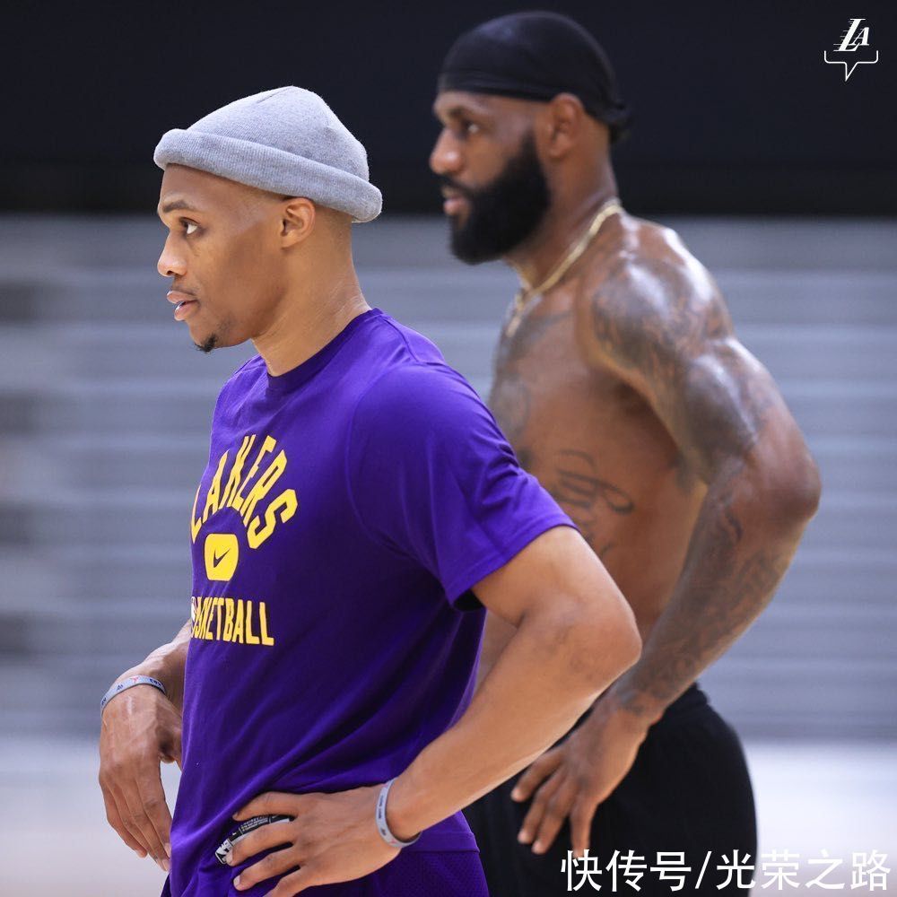 布鲁克|巴克利为威少鸣不平:不尊重他的人都有毛病,他比乔丹还要拼