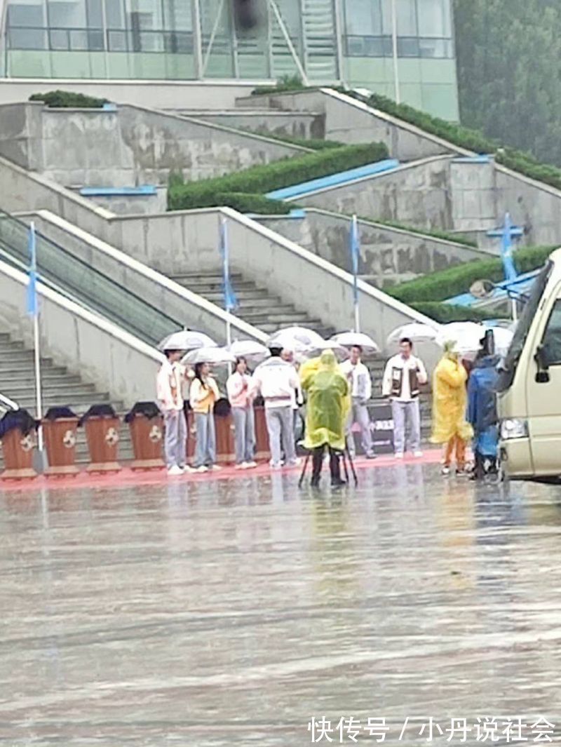 《奔跑吧》黄河篇2正式录制白鹿林一加盟啦全体主持路透看起