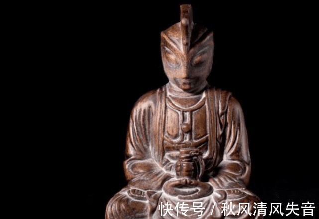 dn当奥特曼变成出土文物,王牌艾斯放下屠刀,超兽狂欢,泽塔坐不住了!