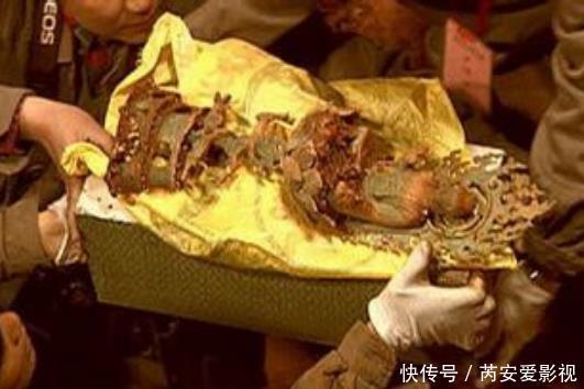 寻找白娘子,雷峰塔地宫发掘现场实拍照