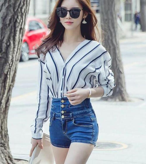 小姐姐 女神穿搭:小姐姐爱穿性感热裤:展现出修长笔直双腿,魅力十足!