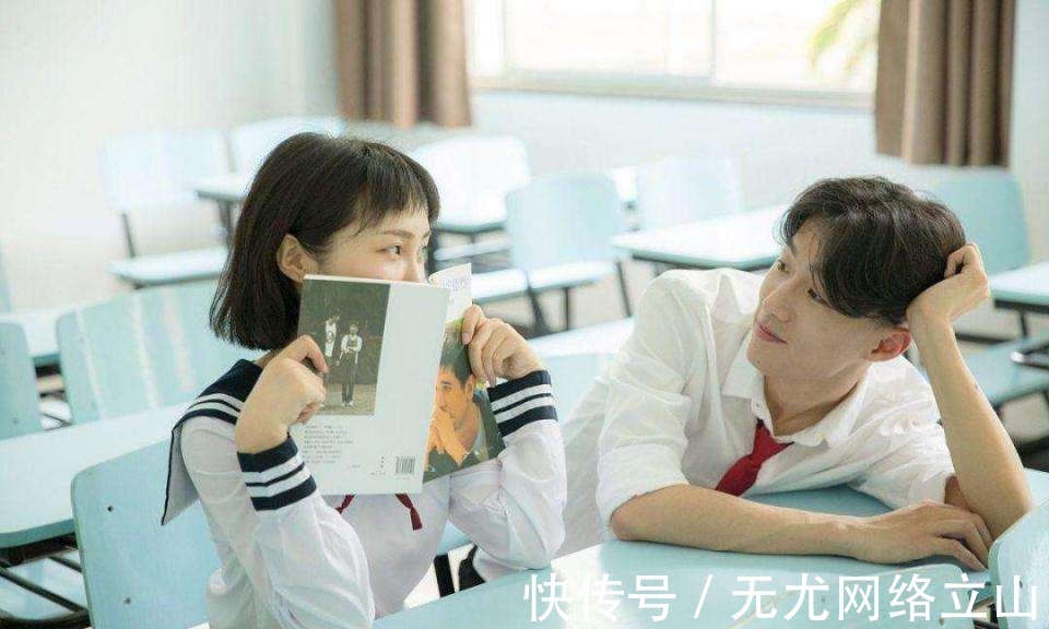 小池|“小荷才露尖尖角”经典诗句,却为何惹怒家长,要求从课本删除?