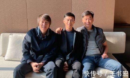 归化|国足第7名归化国脚将诞生!曝李霄鹏或学李铁用人,背后原因无助