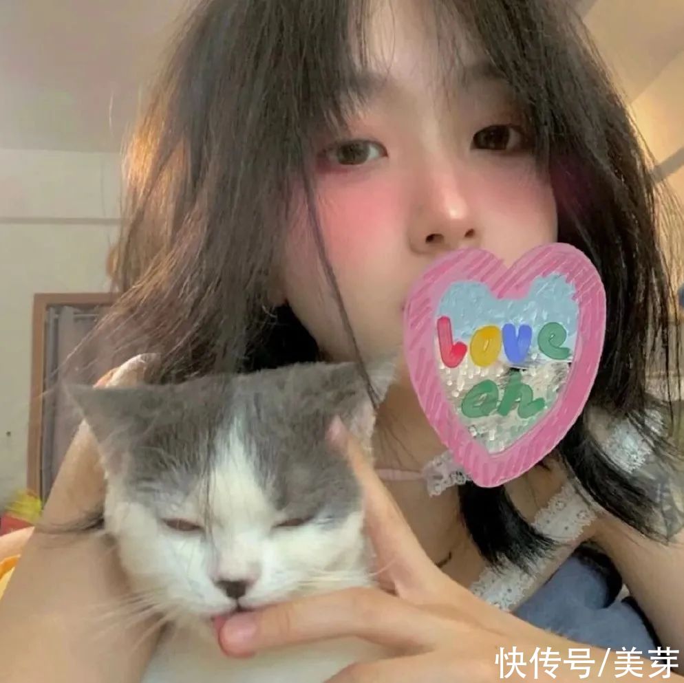 今年的七月是夏日迟迟 树影流动|今日头像 | 树影