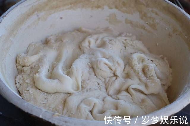 好吃|这花卷，出锅就吃了4个，比酵母馒头好吃10倍，做法特别简单！