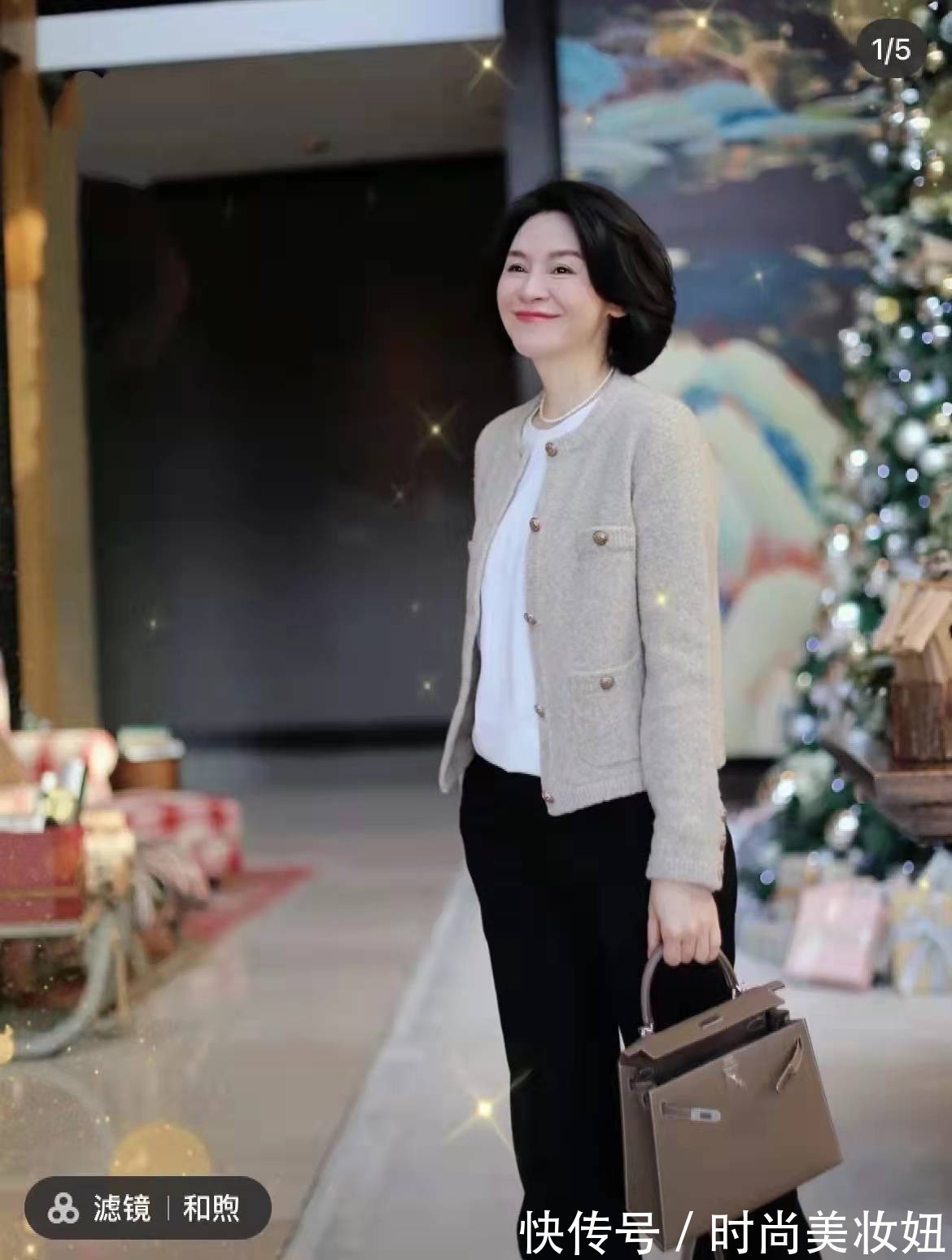 外套 50岁女人早春怎么穿?这位大姐的穿搭优雅大气,照着穿就行