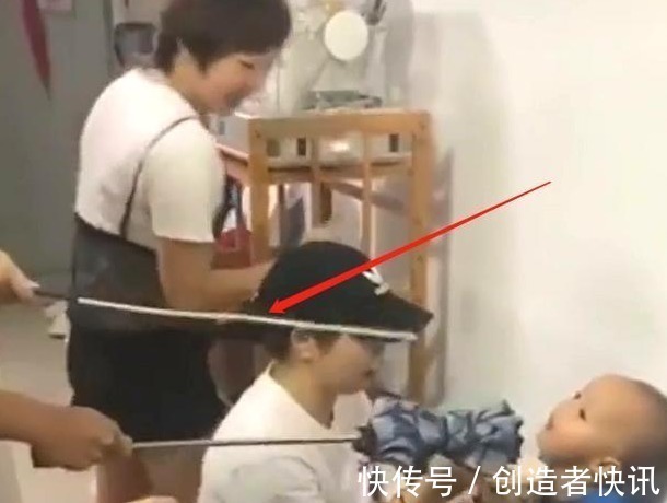 孩子们|三位小姨协同宝妈喂饭,宝宝特别配合,网友:有人威胁就眨眨眼