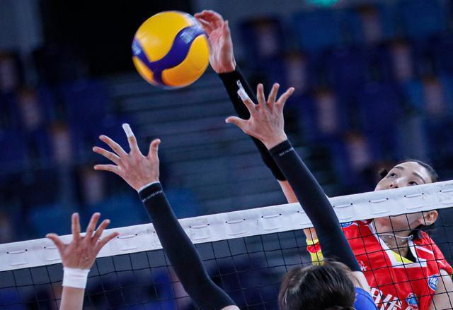 孫海平|丁霞被替換下，孫海平替補登場，遼寧女排大比分2-1領(lǐng)先了