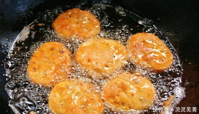 炸藕|外酥里嫩的炸藕夹,告诉你一个小妙招,藕夹好看又好吃!