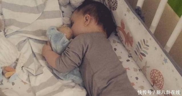 平板|宝妈呼吁:别在孩子床头摆着3样东西,既影响发育又破坏健康