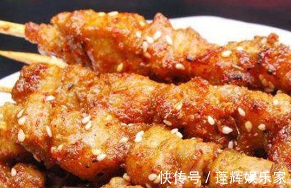 孩子们念念不忘的羊肉串,脆嫩鲜香无腥味,味道好,一盘根本不够