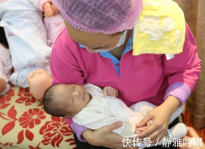 剖腹产|“出月子还这么矫情”，从怀孕到生娃，宝妈只有一个月“假期”吗