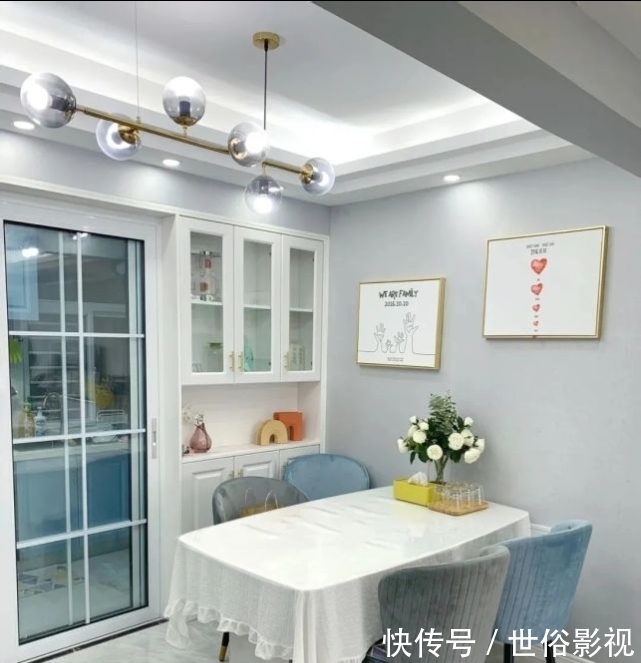 背景墙|照着网上装的房子太成功了，全屋贴墙布，漂亮又高级，越看越喜欢~